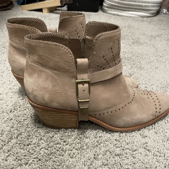 Ankle booties - Picture 2 of 5